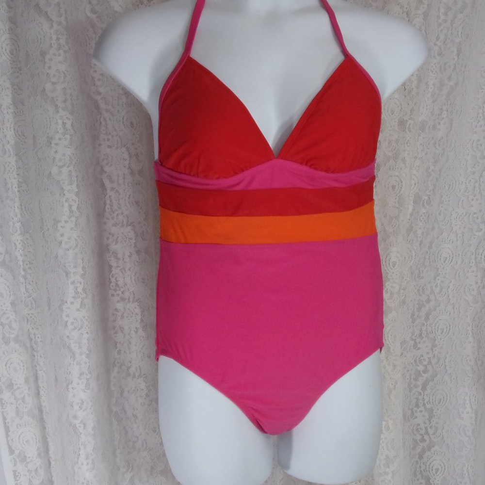 🏵️ 2/$15 Color Block Swimsuit NWT
